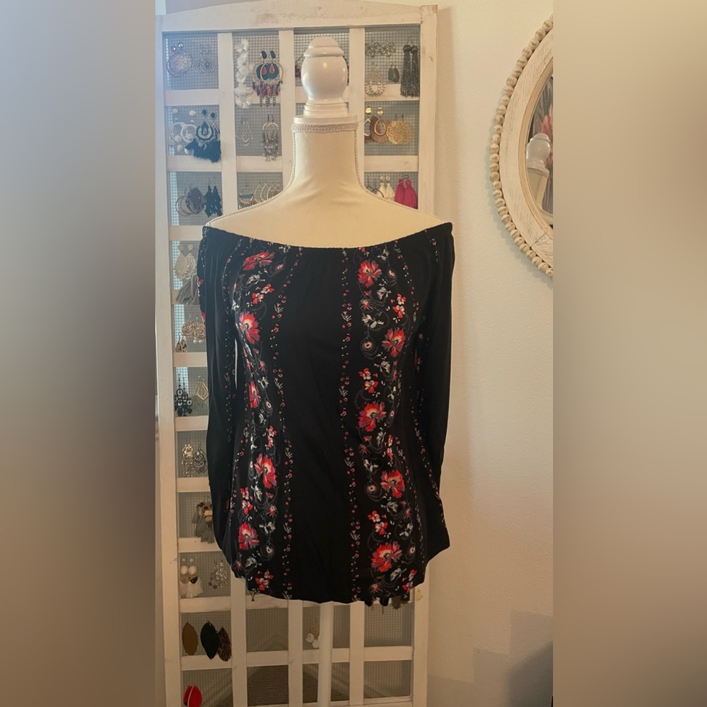 Venus off the shoulder top